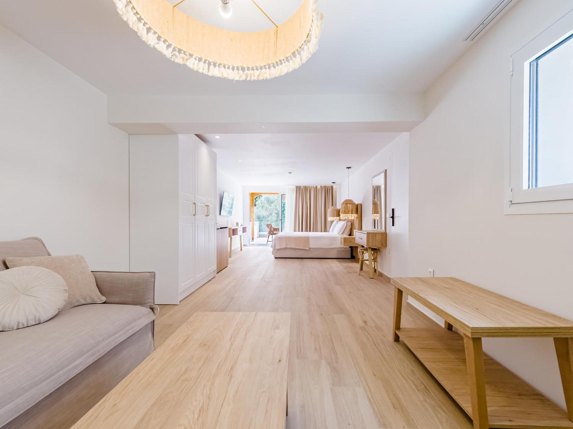 Serenity Hill * Paliouri