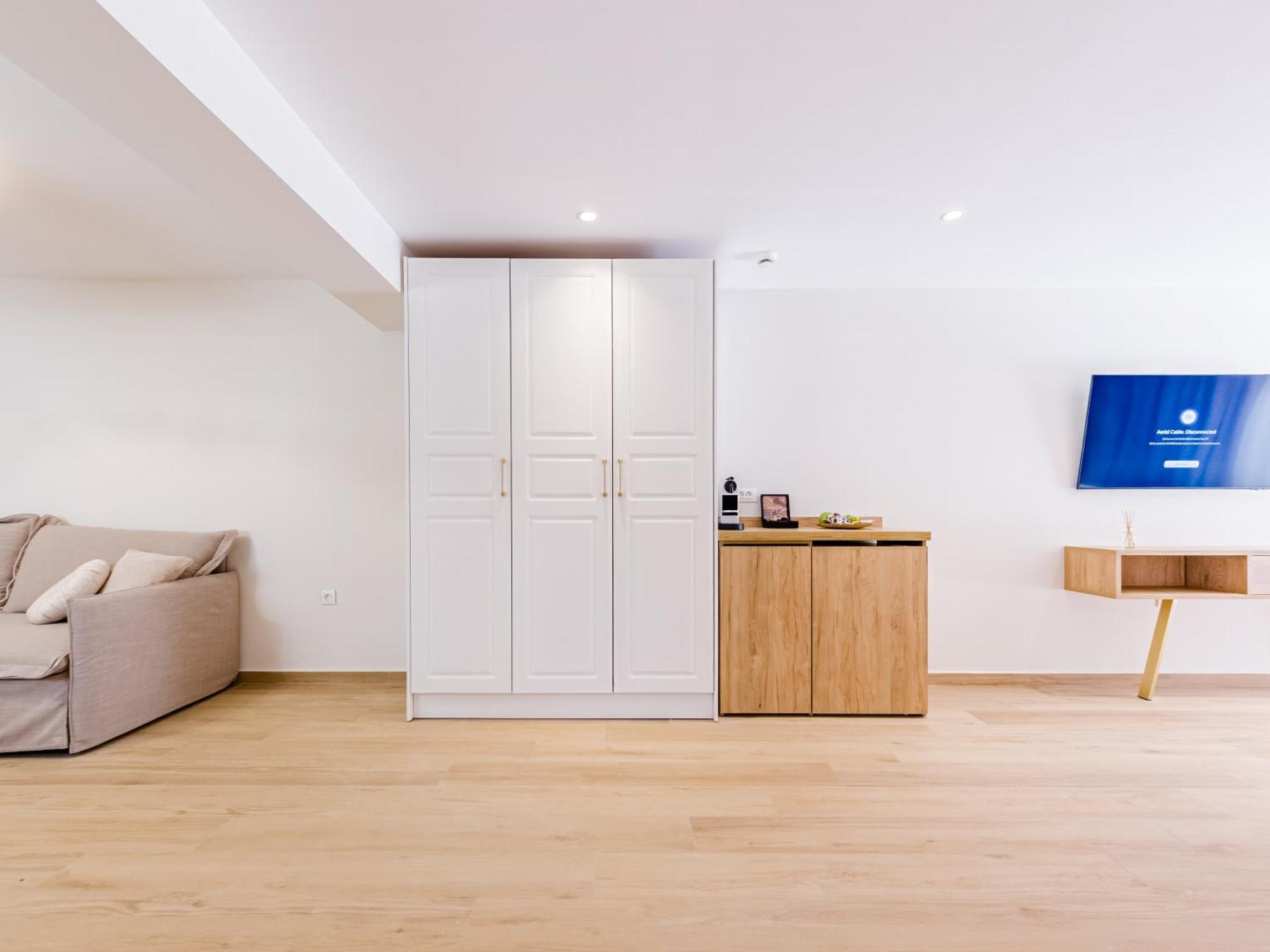 Serenity Hill Apartment *