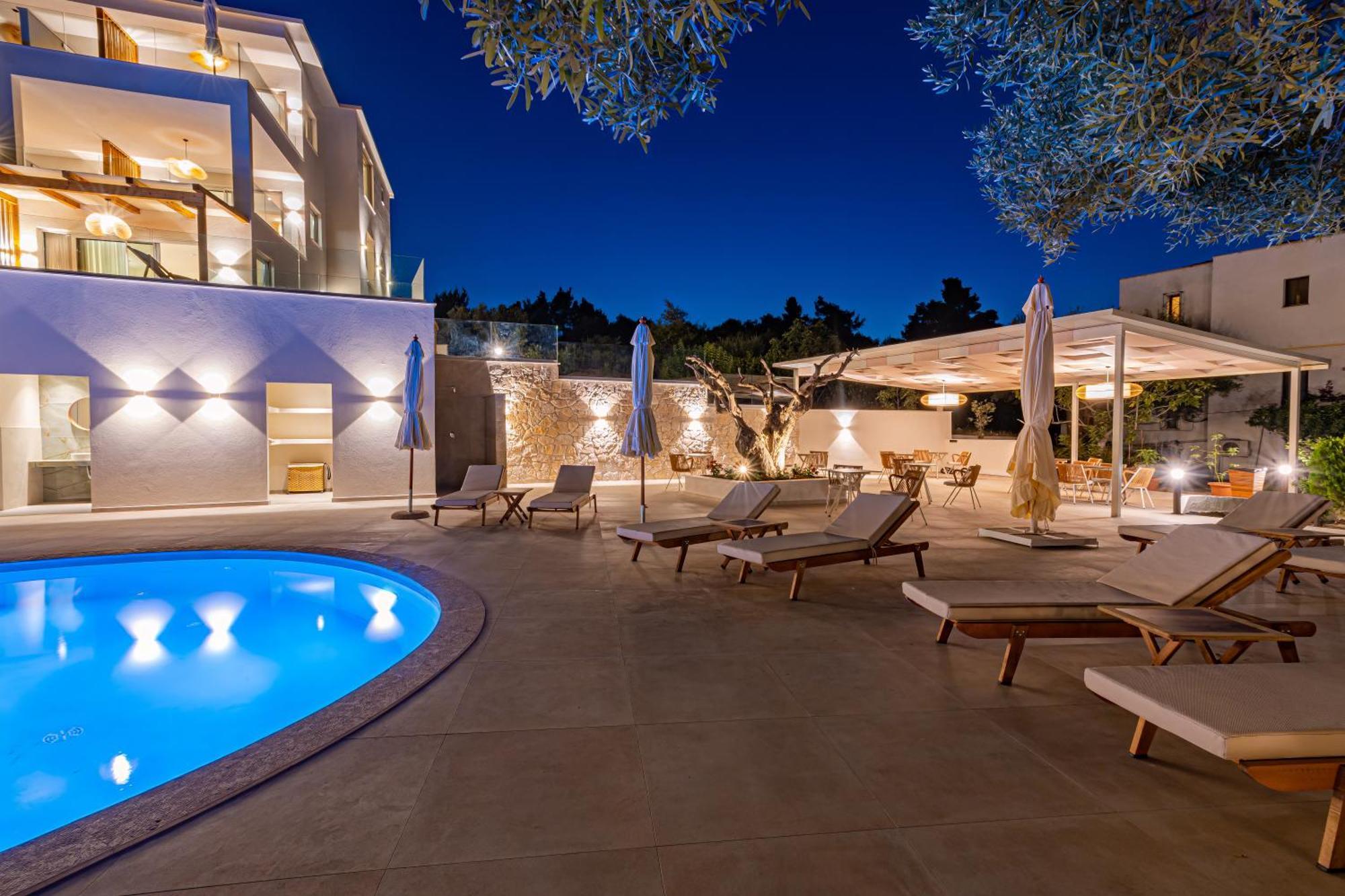 Serenity Hill * Paliouri